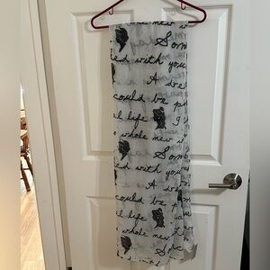 White and Black Princess Saying Scarf